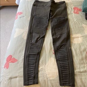 ALO Motto Leggings - Gray
